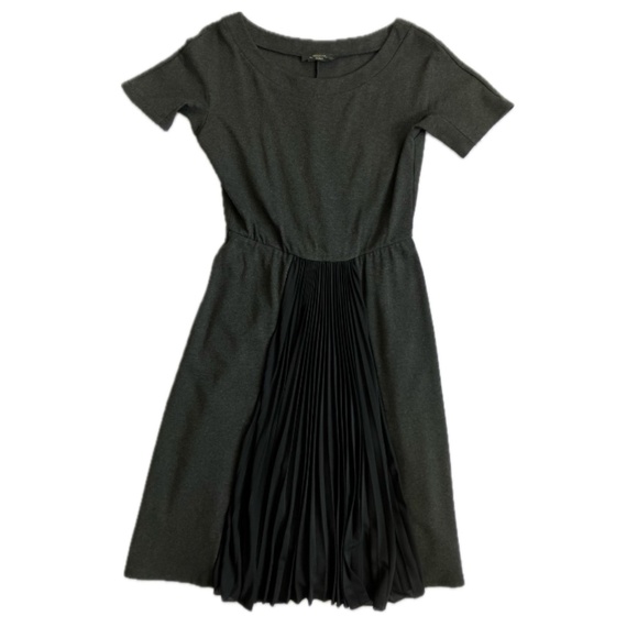 Max Mara Weekend Women’s pleated dress - Picture 2 of 3